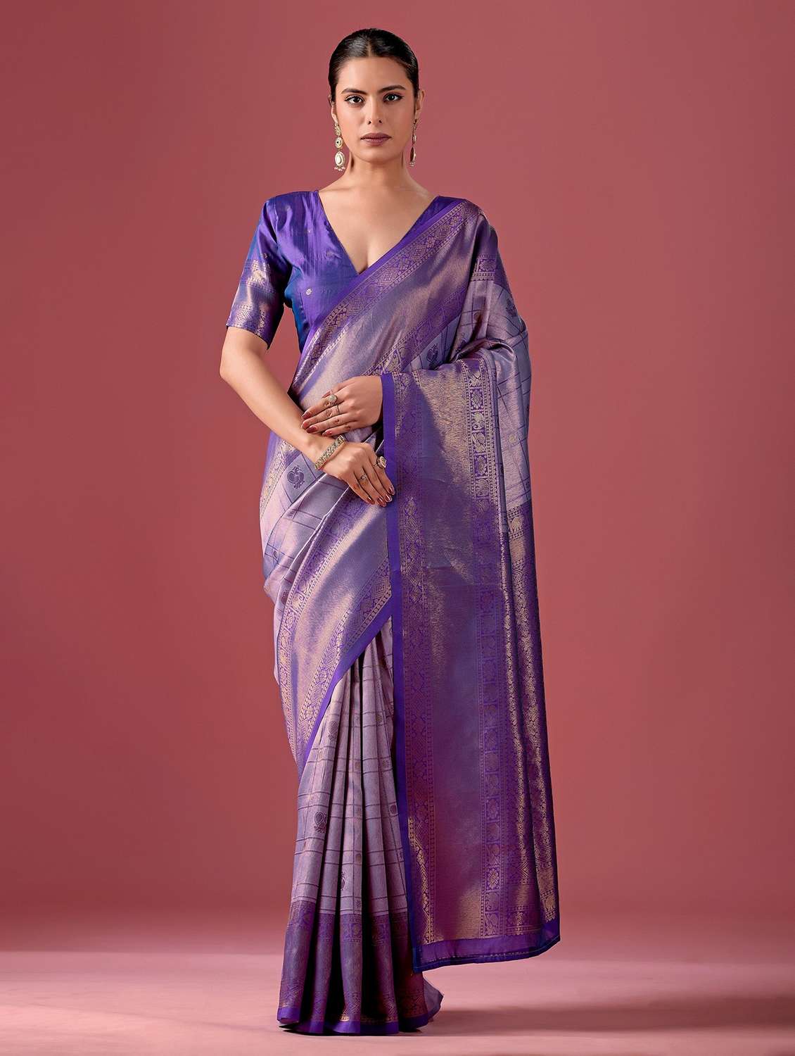 women self design banarasi saree with blouse