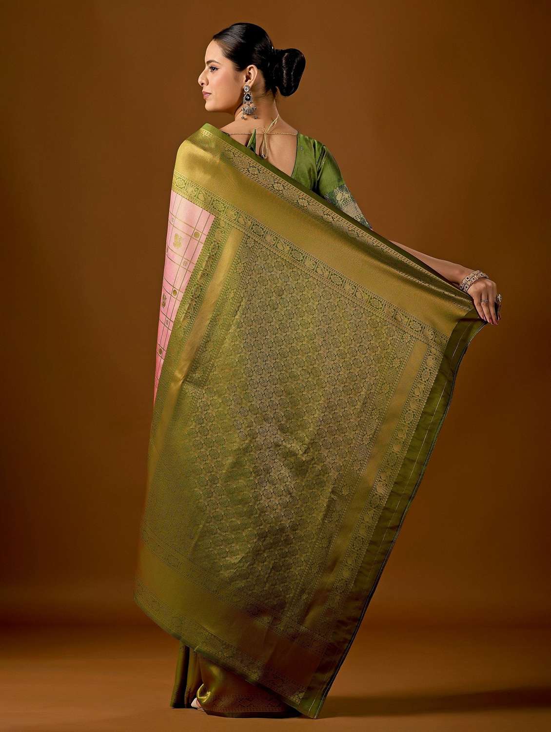 Women Self Design Banarasi Saree With Blouse - 22587437 -  Standard Image - 3