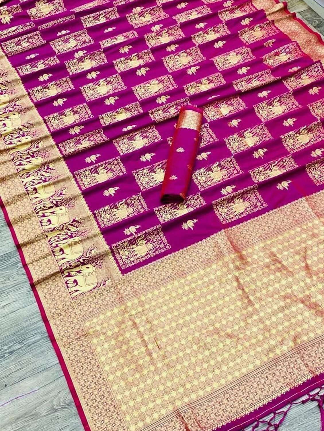 Women Self Design Banarasi Saree With Blouse - 22587485 -  Standard Image - 3