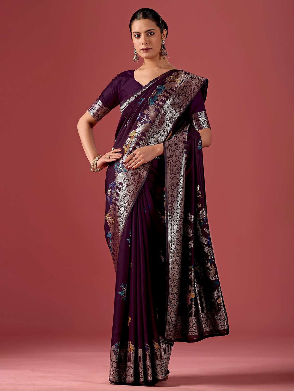 women self design banarasi saree with blouse