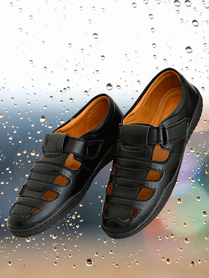men textured slip on sandal