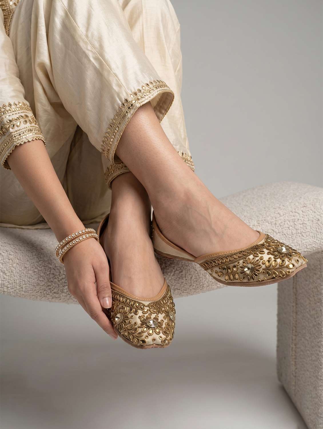 Women Embroidered Slip On Jutis - 22588069 -  Standard Image - 5