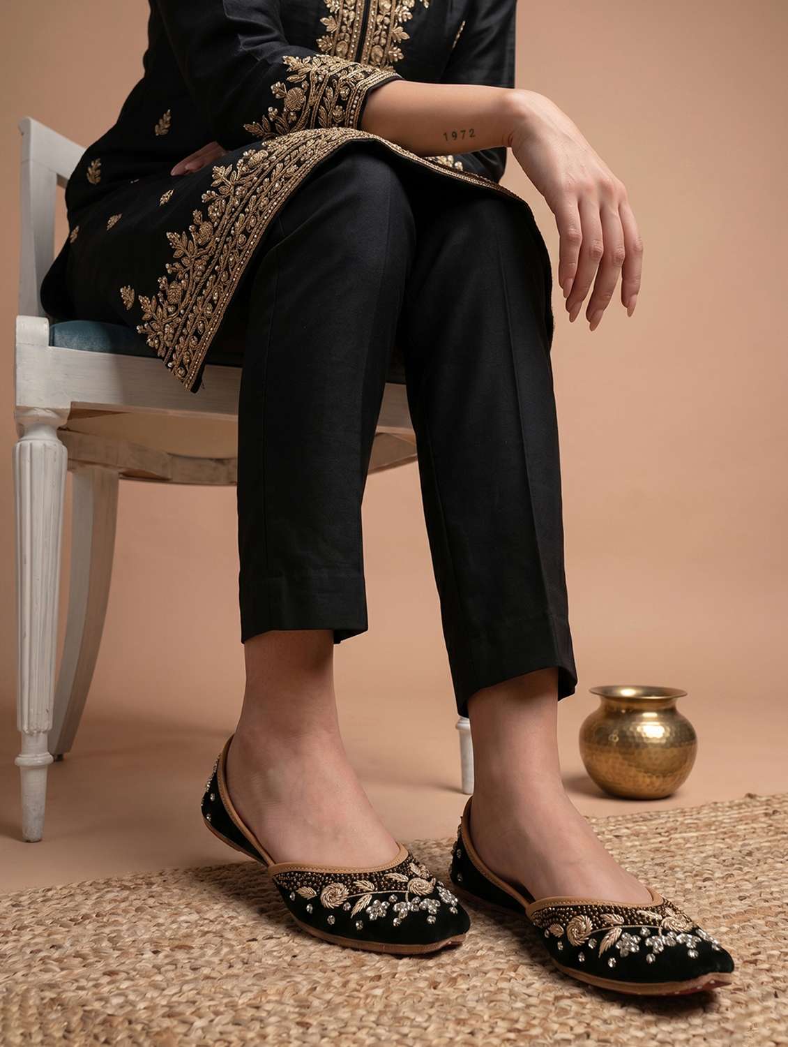 women embroidered slip on jutis - 22588071 -  Standard Image - 5