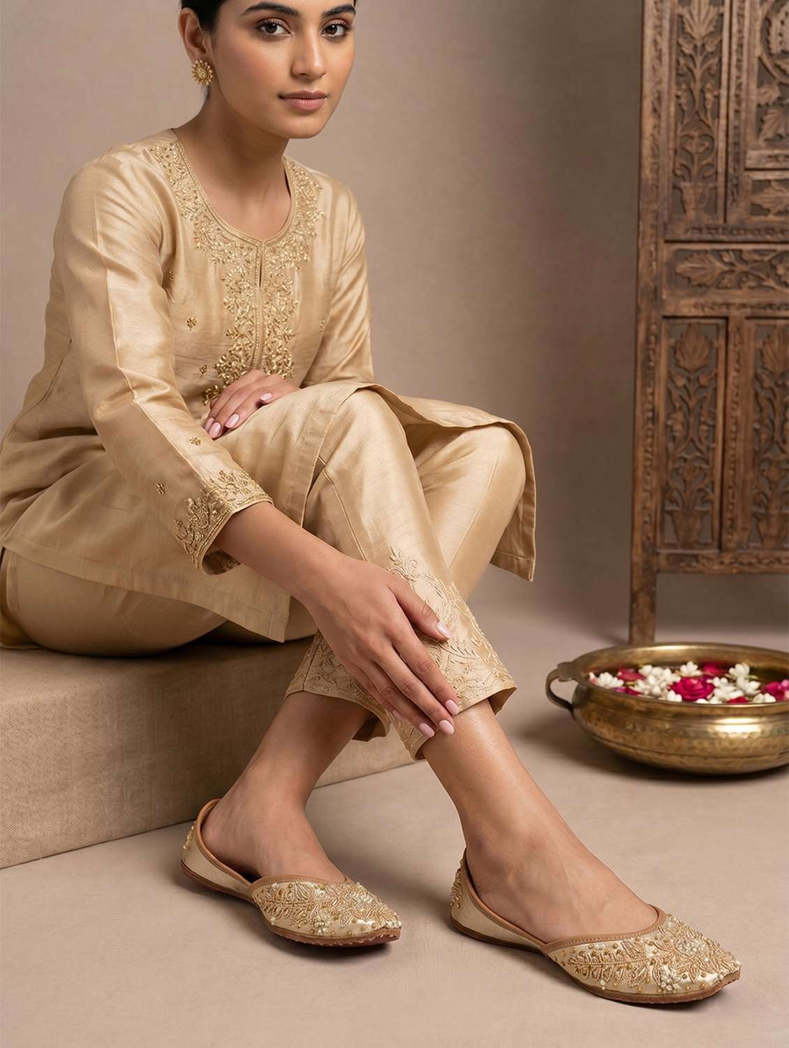 women embroidered slip on jutis - 22588076 -  Standard Image - 5