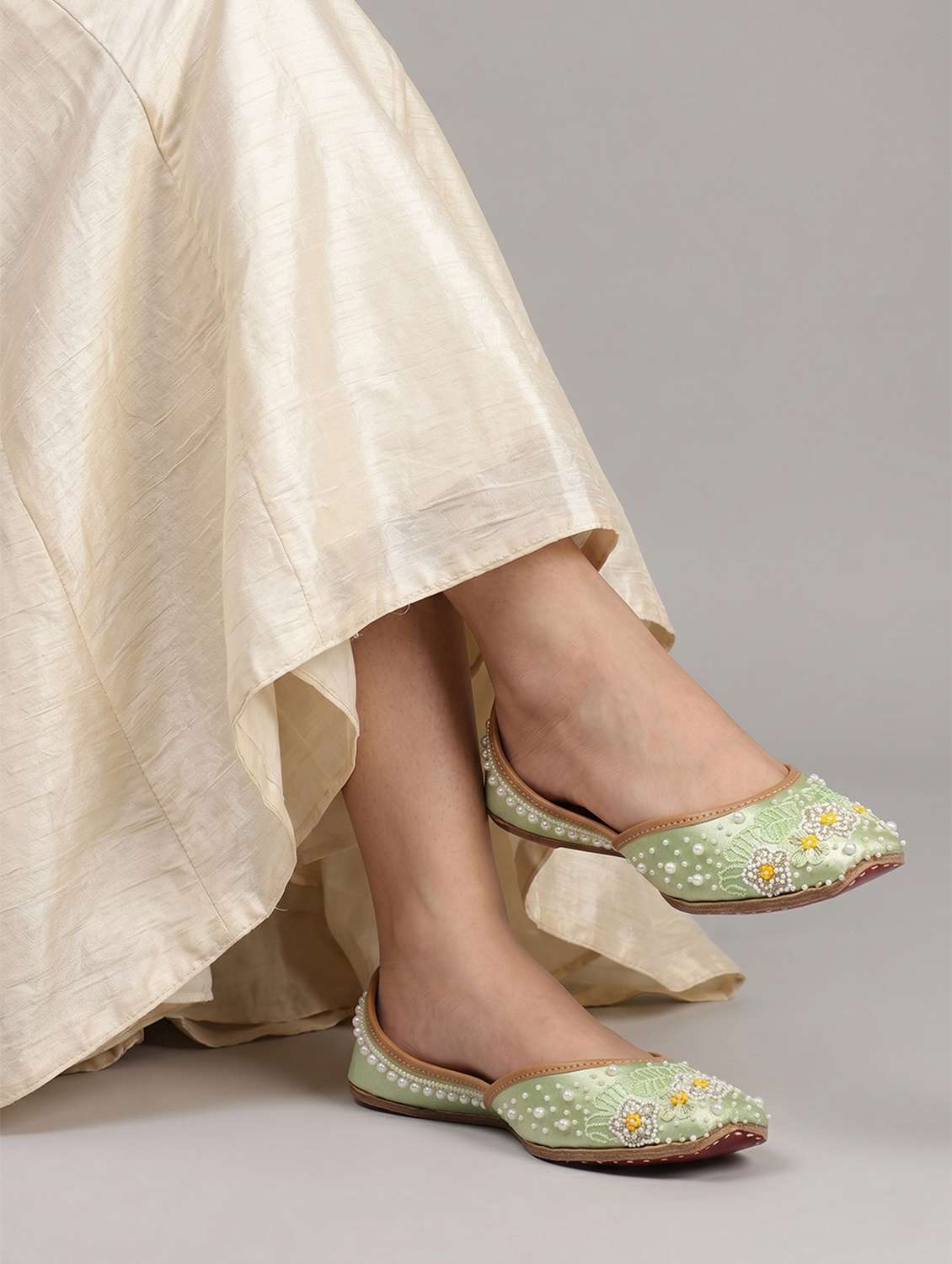 women embroidered slip on jutis - 22588081 -  Standard Image - 5