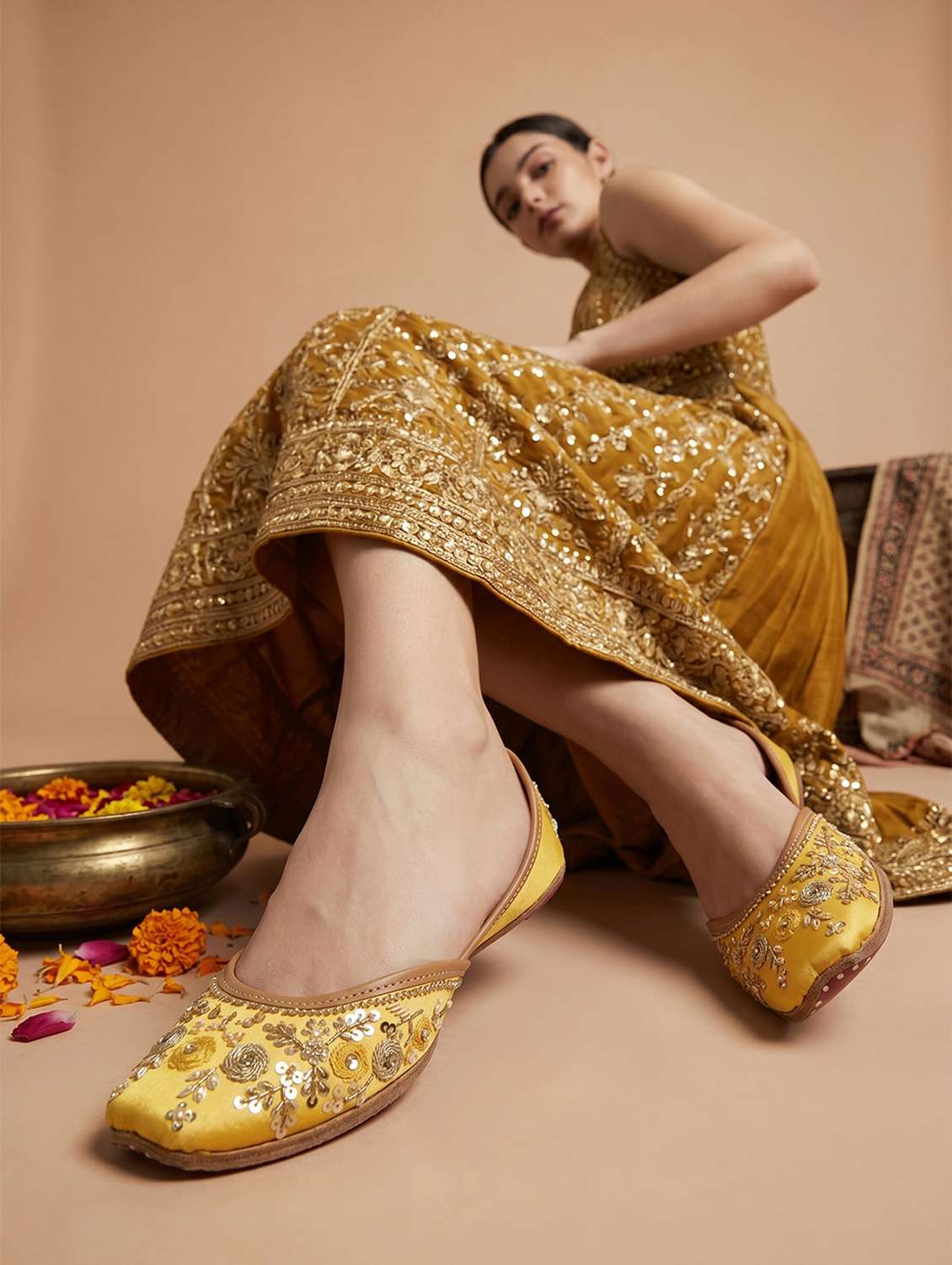 women embroidered slip on jutis - 22588082 -  Standard Image - 5