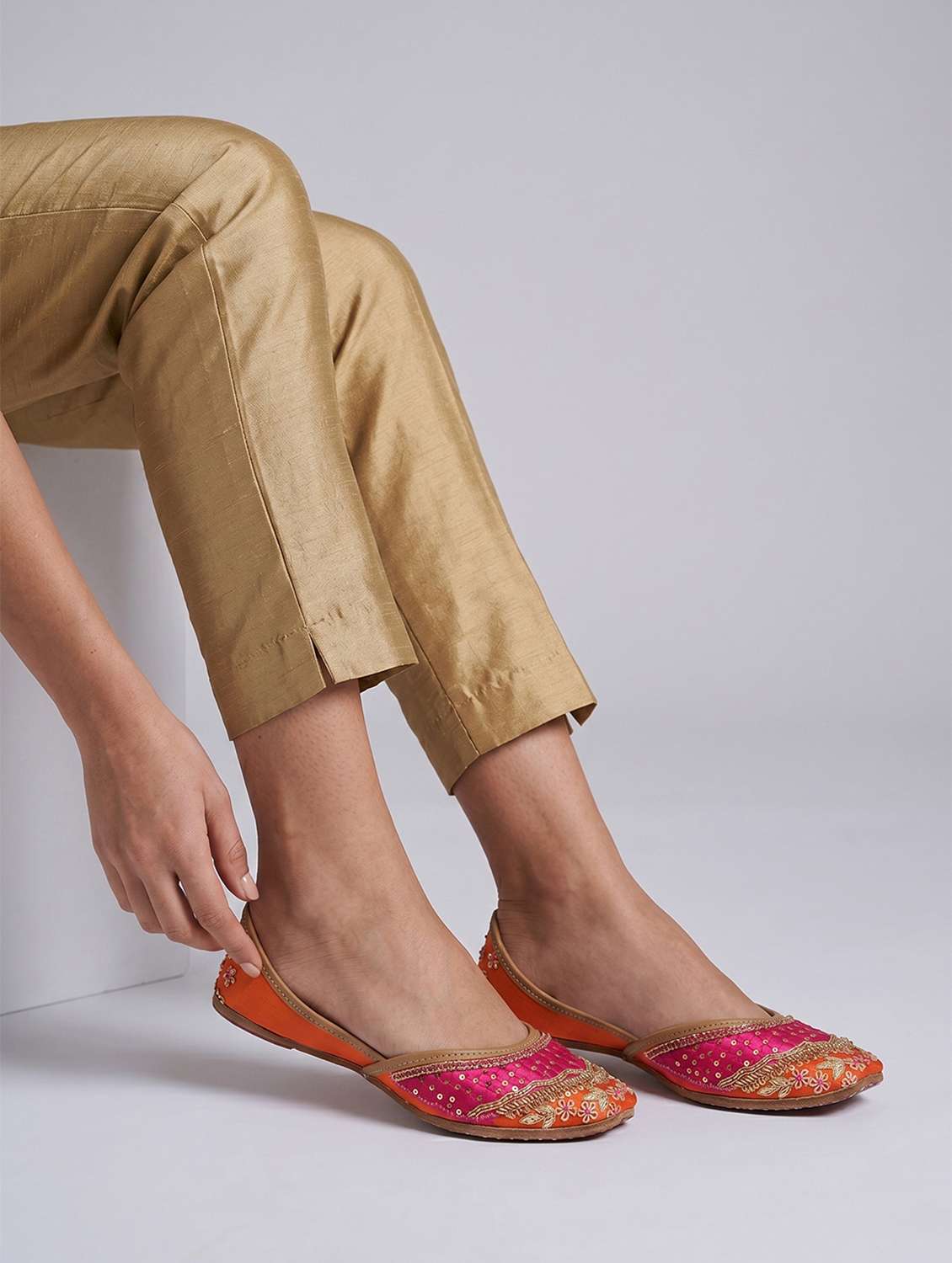 women embroidered slip on jutis - 22588083 -  Standard Image - 5