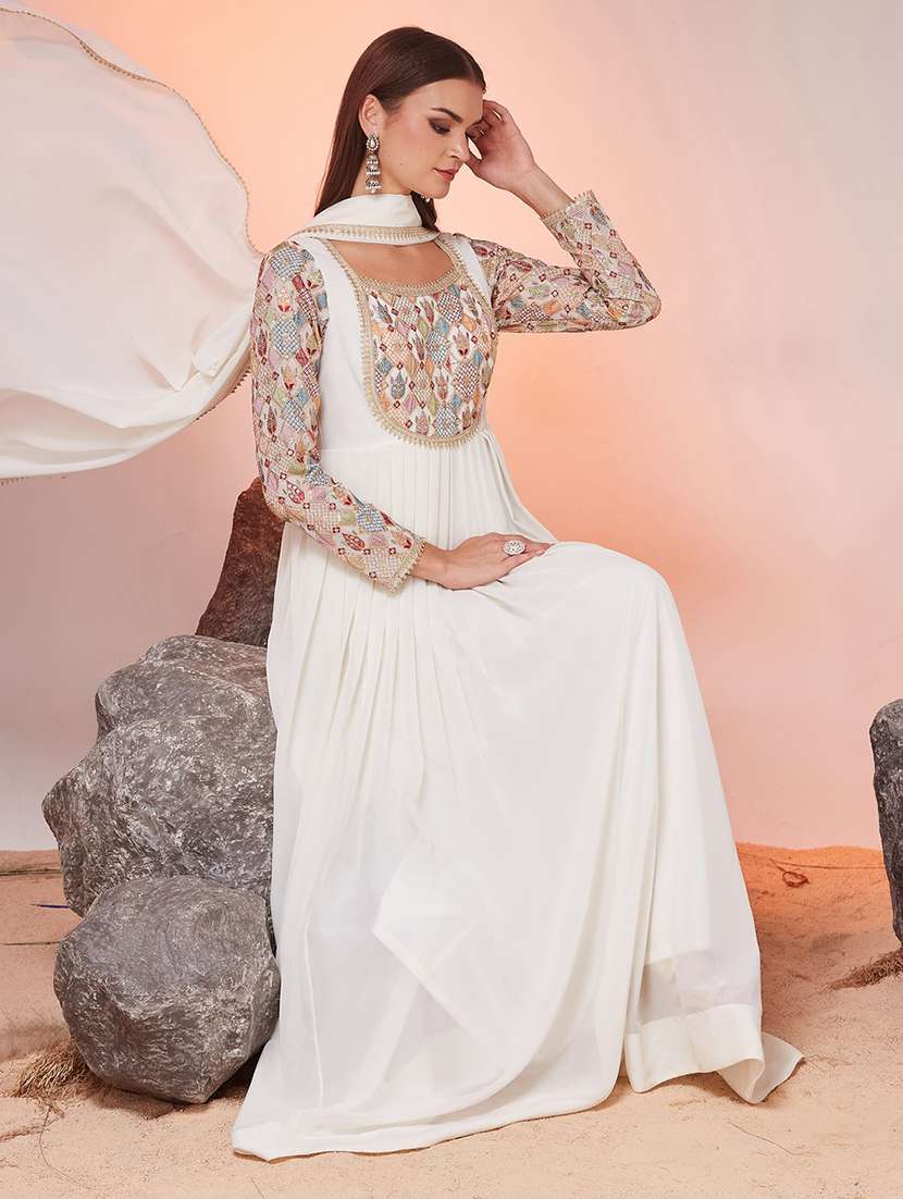 women embroidered long sleeves kurta dupatta set