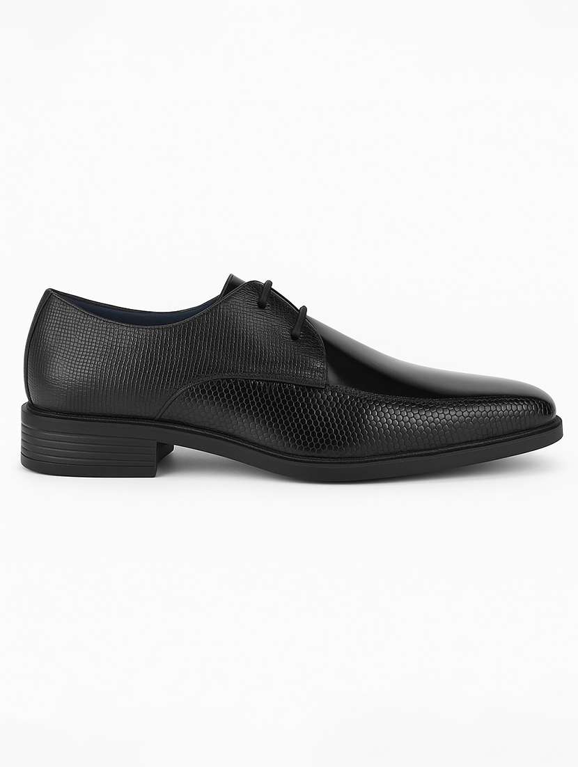 men textured lace up derby shoes - 22588442 -  Standard Image - 3