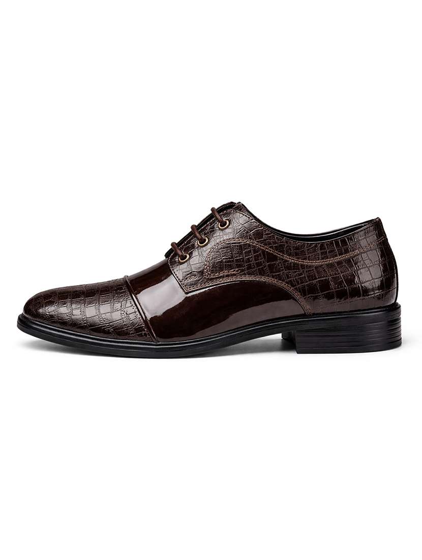 men brown lace-up derby - 22588450 -  Standard Image - 3