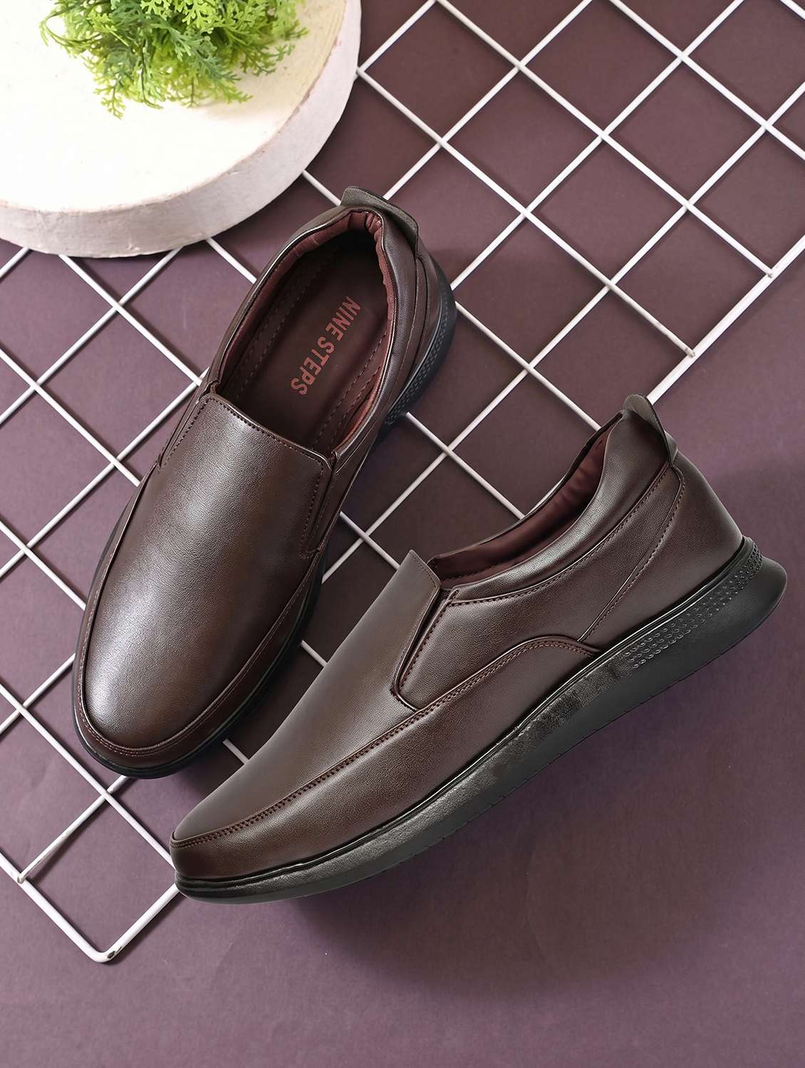 men solid slip on formal shoes