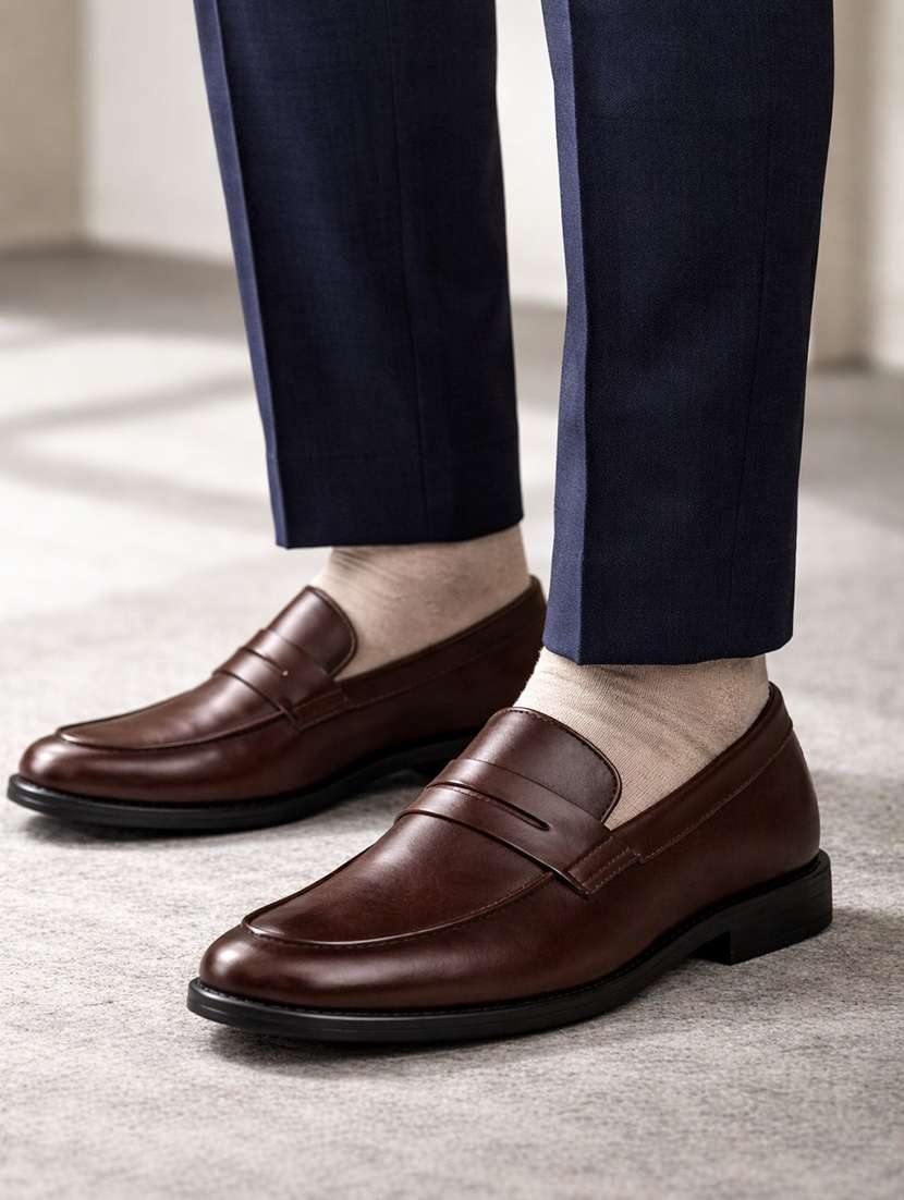 men solid slip on formal shoes