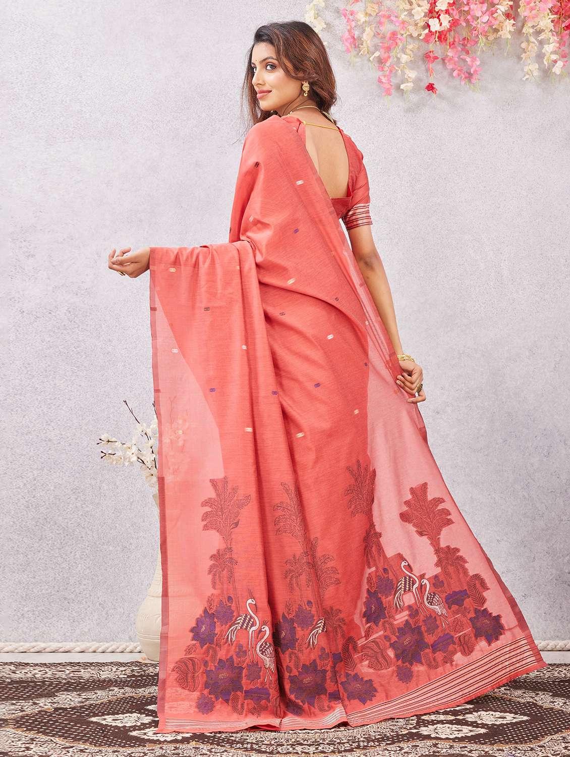 women self design handloom saree with blouse - 22590242 -  Standard Image - 3