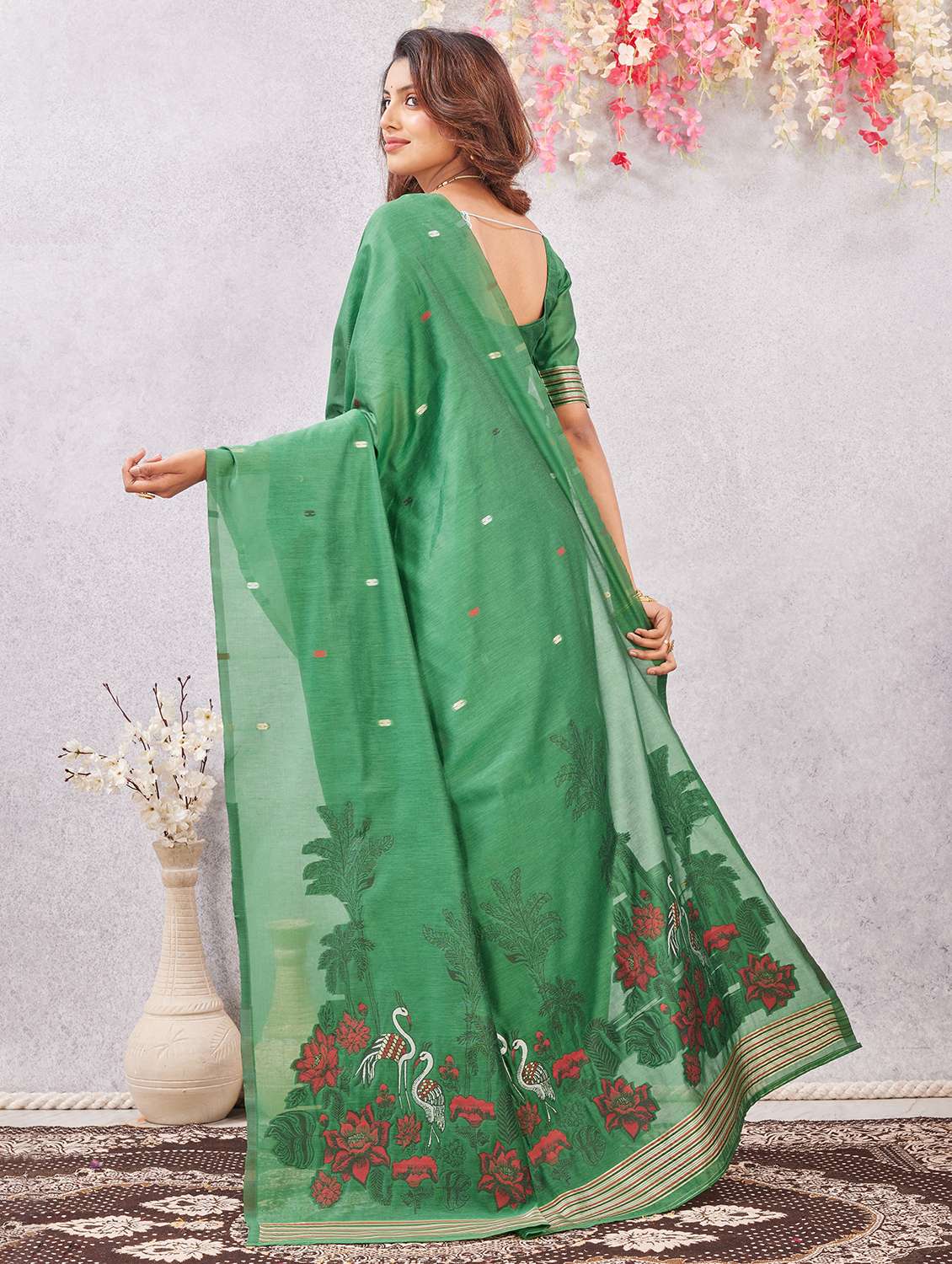 women self design handloom saree with blouse - 22590243 -  Standard Image - 3