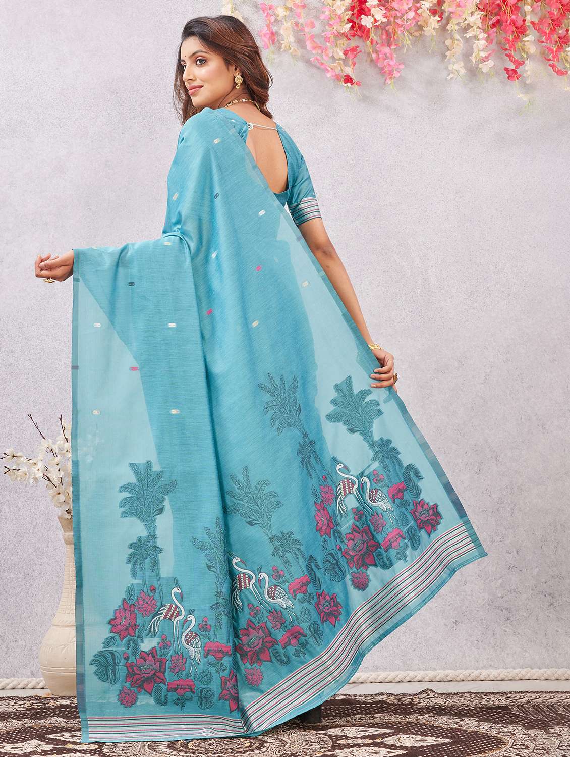 women self design handloom saree with blouse - 22590246 -  Standard Image - 3