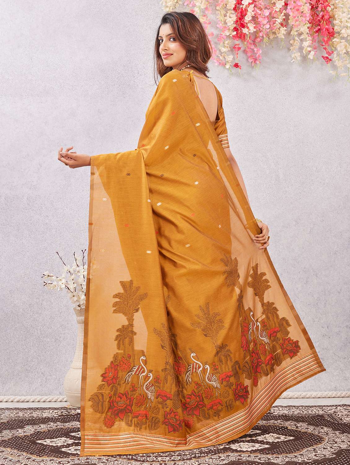 Women Self Design Handloom Saree With Blouse - 22590248 -  Standard Image - 3