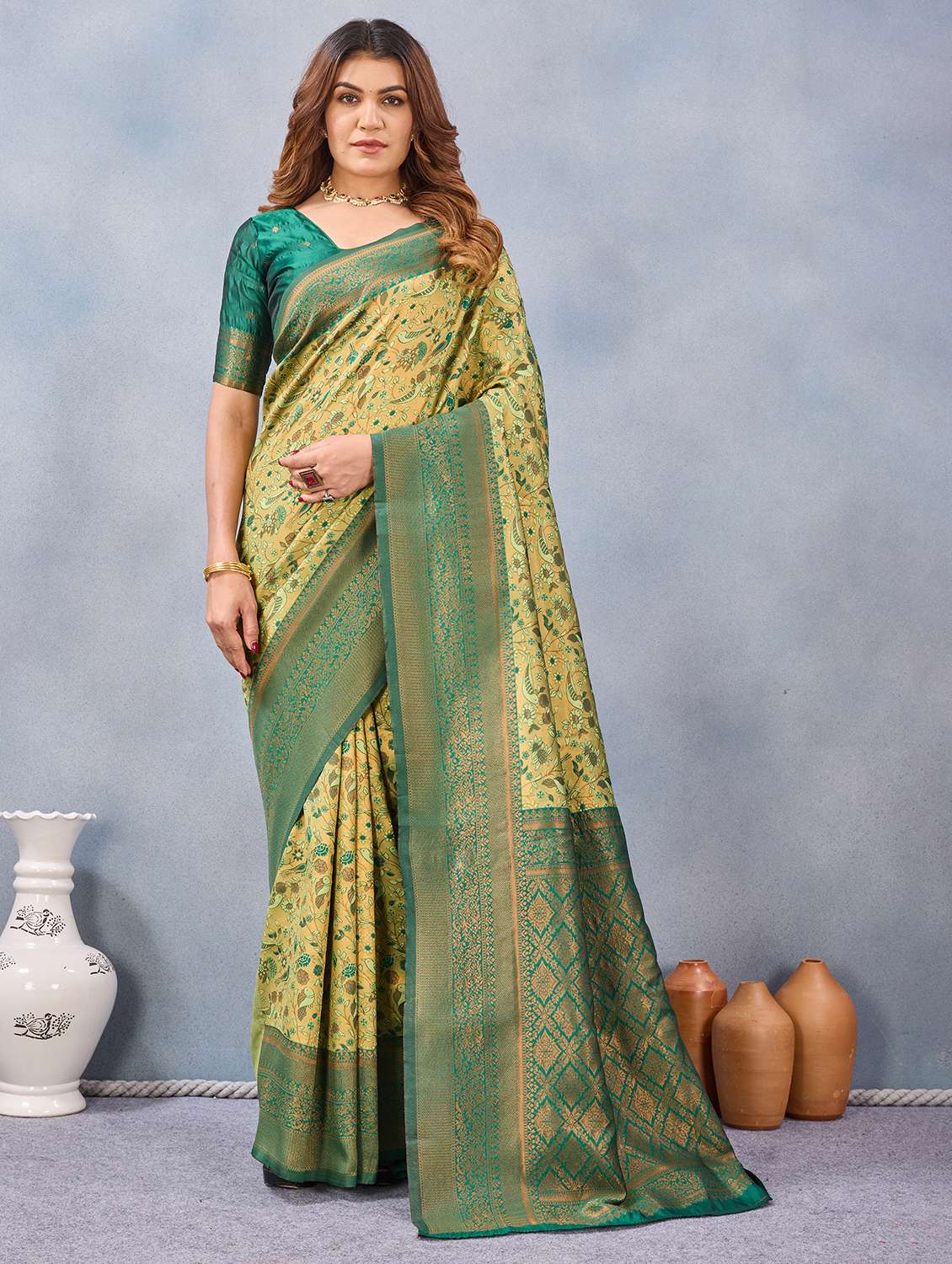 women self design banarasi saree with blouse