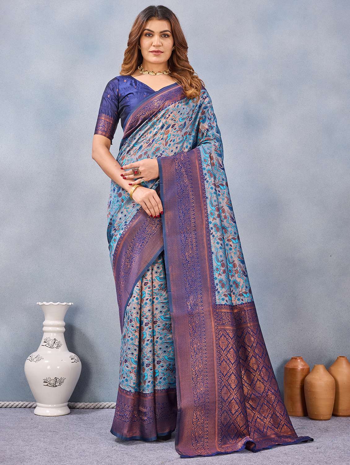 women self design banarasi saree with blouse