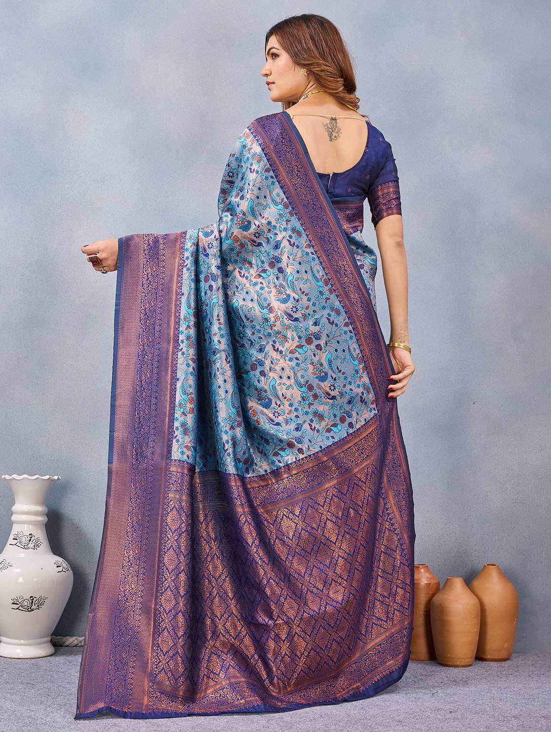Women Self Design Banarasi Saree With Blouse - 22590301 -  Standard Image - 3