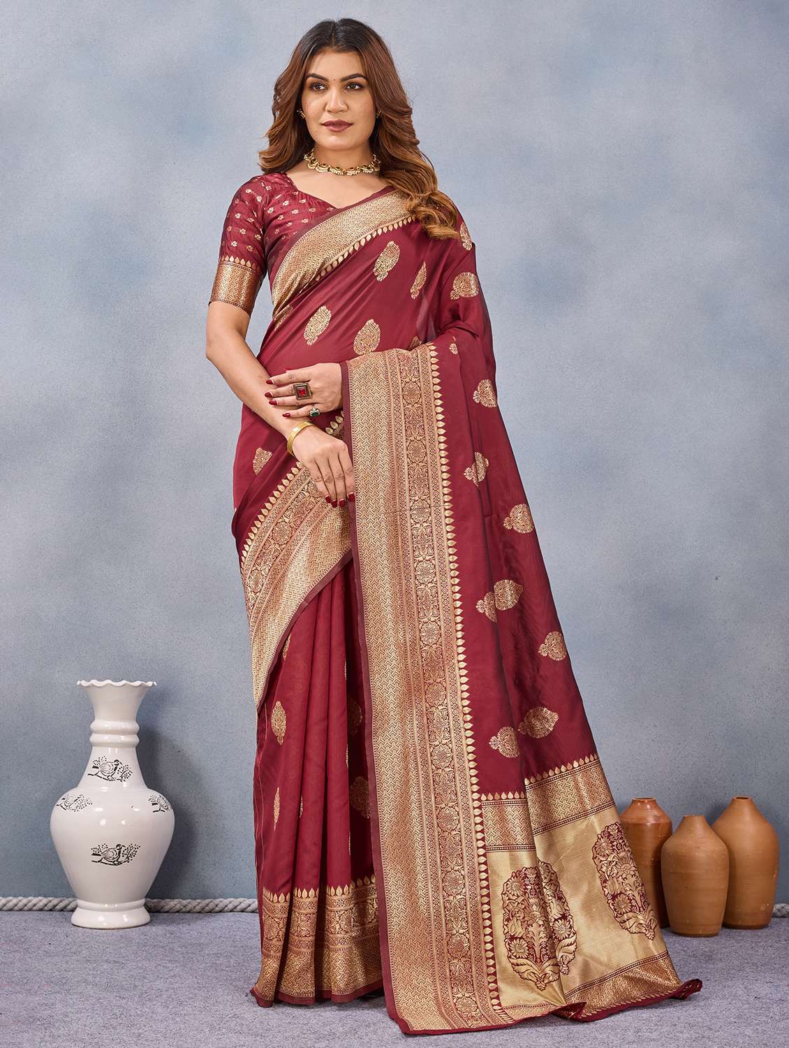 women self design banarasi saree with blouse