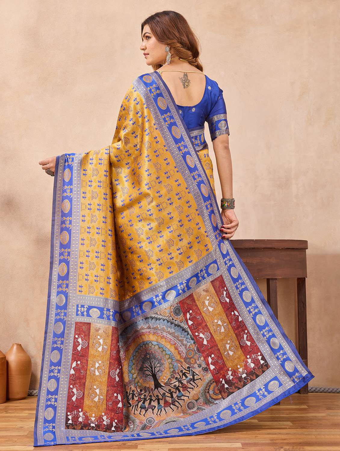 women self design bordered saree with blouse - 22590314 -  Standard Image - 3