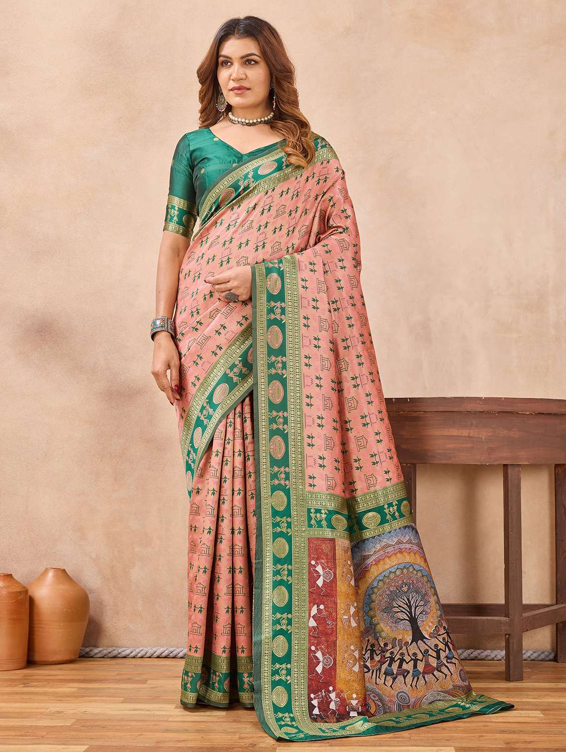women self design bordered saree with blouse