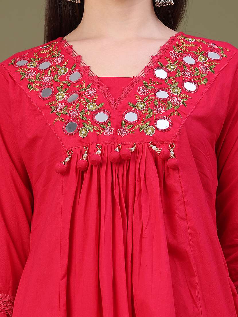 Women Embroidered Three Quarter Sleeve Kurta Pant With Dupatta Set - 22590625 -  Standard Image - 5