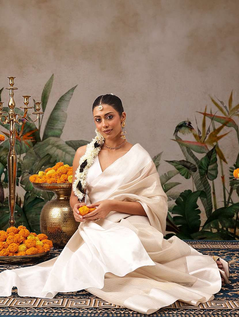 women solid with bordered kasavu saree with blouse - 22591190 -  Standard Image - 3