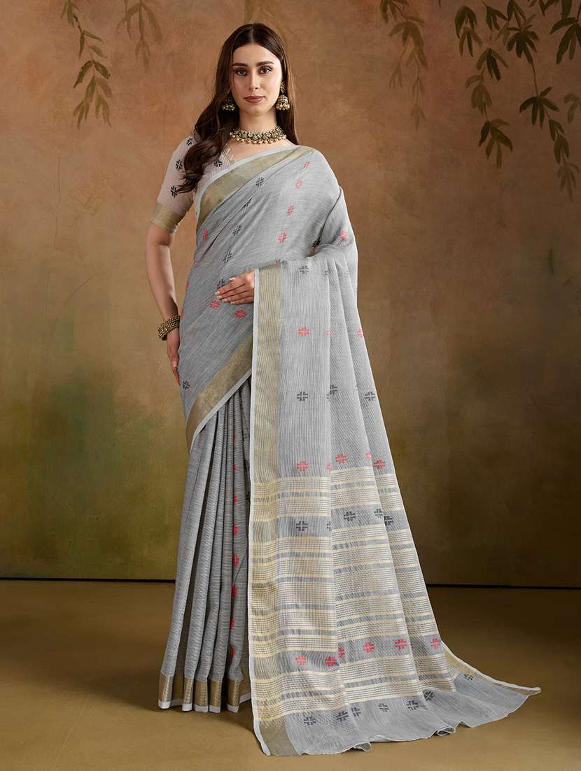 women self design handloom saree with blouse