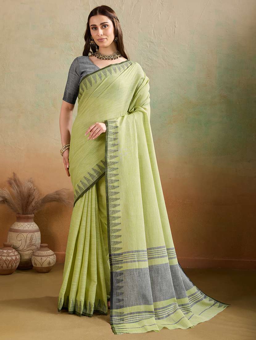 women self design handloom saree with blouse