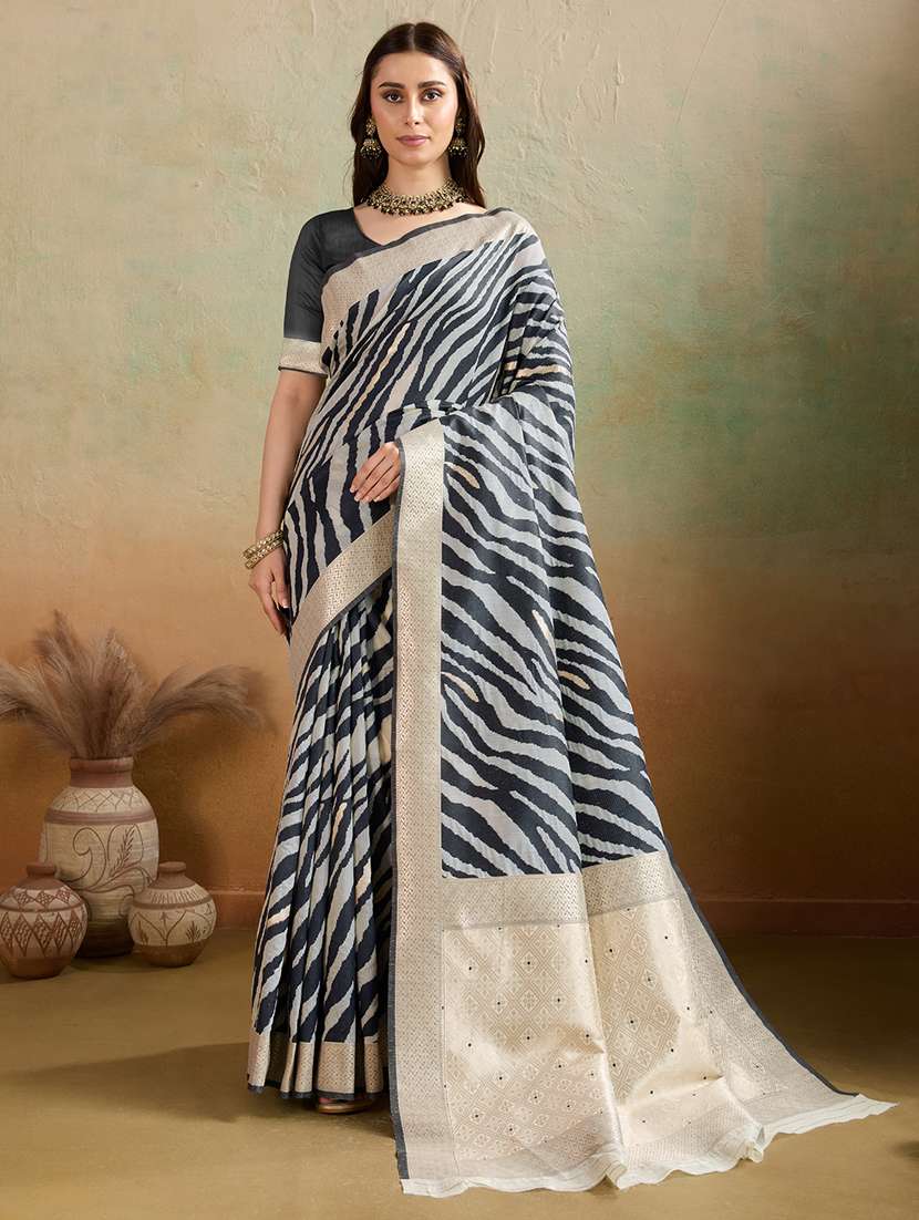 women printed bordered saree with blouse