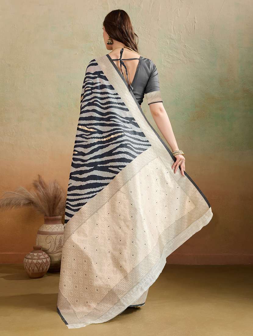 Women Printed Bordered Saree With Blouse - 22592482 -  Standard Image - 3