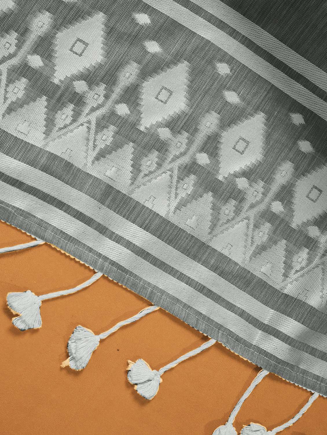 women self design handloom saree with blouse - 22592520 -  Standard Image - 5