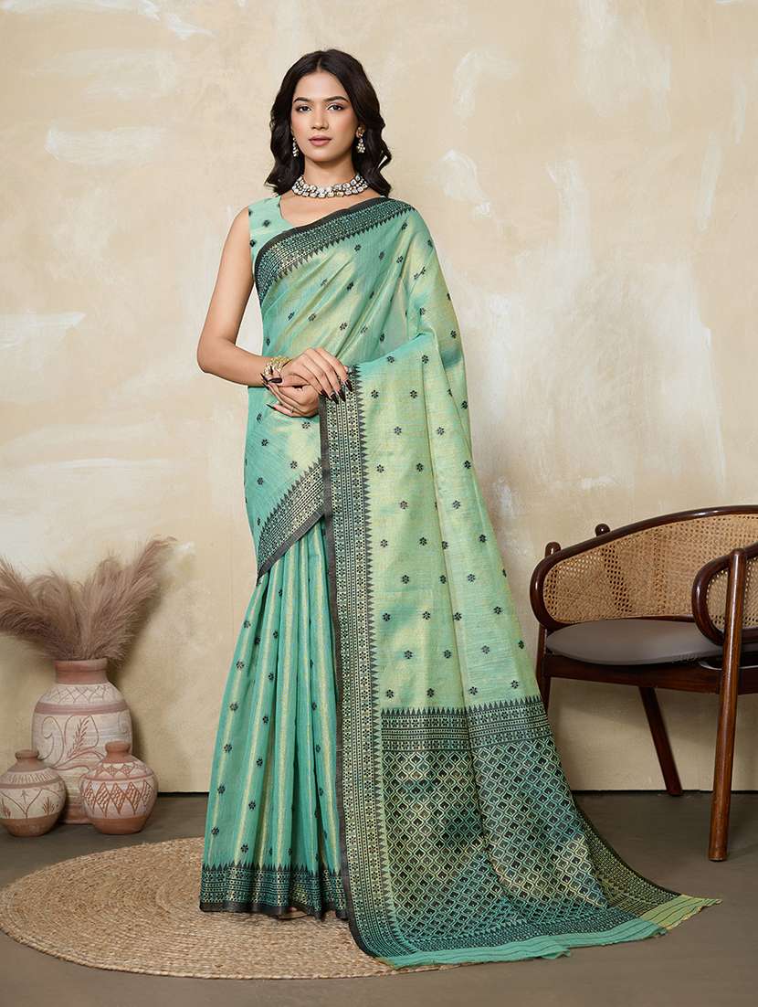 women self design bordered saree with blouse
