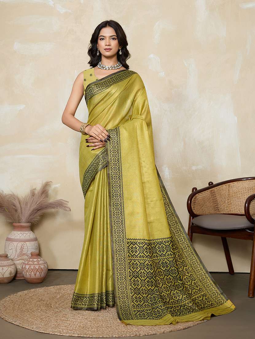 women solid with bordered saree with blouse