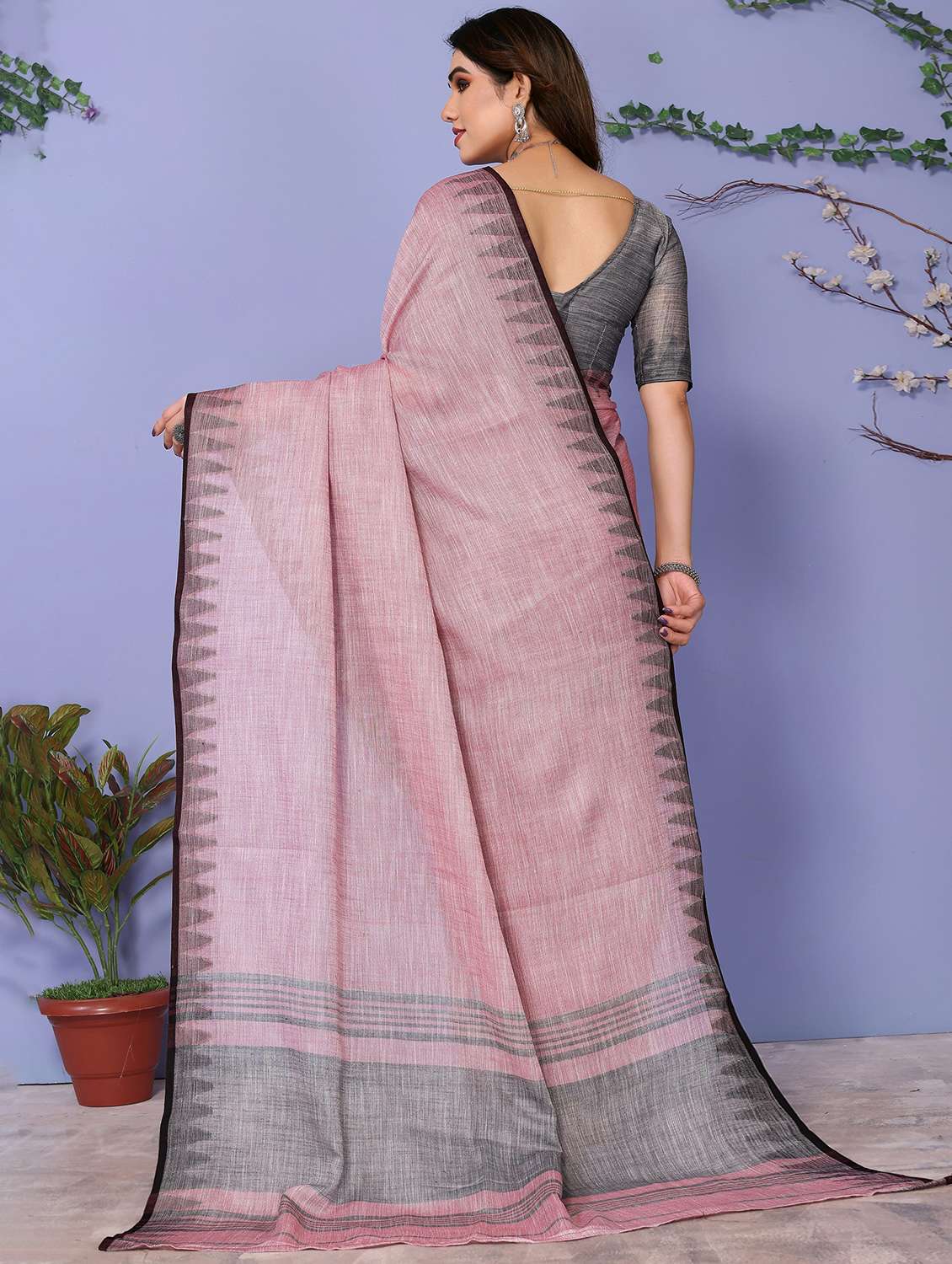 women self design handloom saree with blouse - 22592715 -  Standard Image - 3