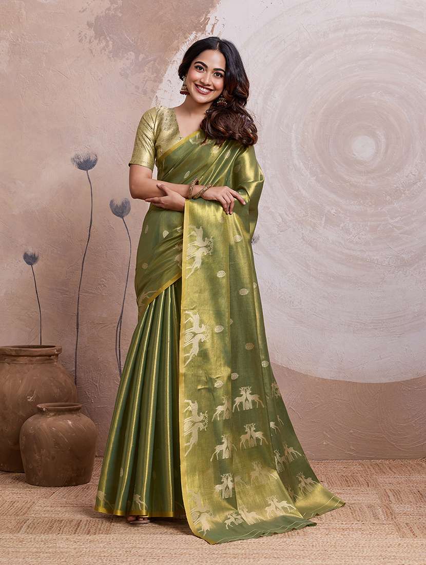 women self design banarasi saree with blouse