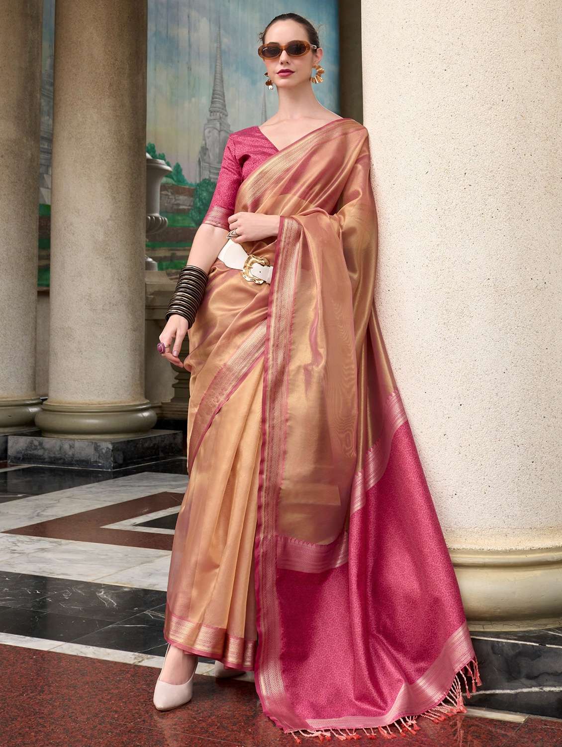 women solid with bordered saree with blouse