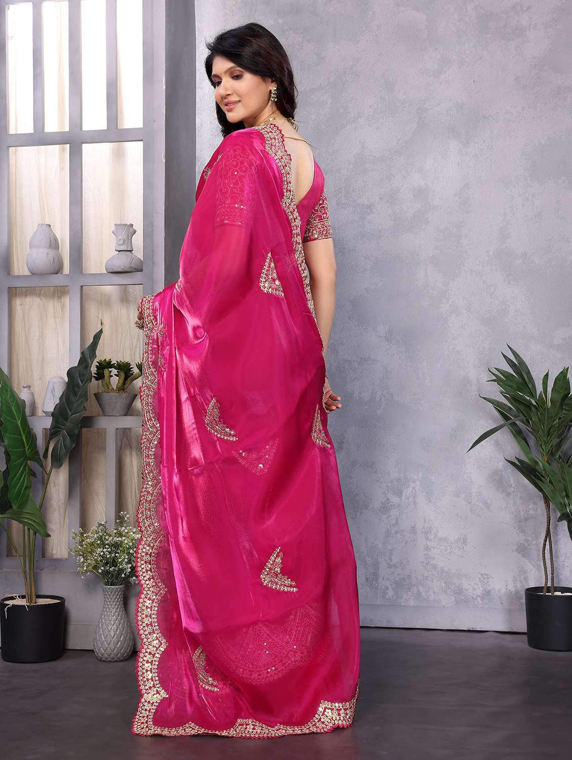 Women Solid With Work Embroidered Saree With Blouse - 22593039 -  Standard Image - 3