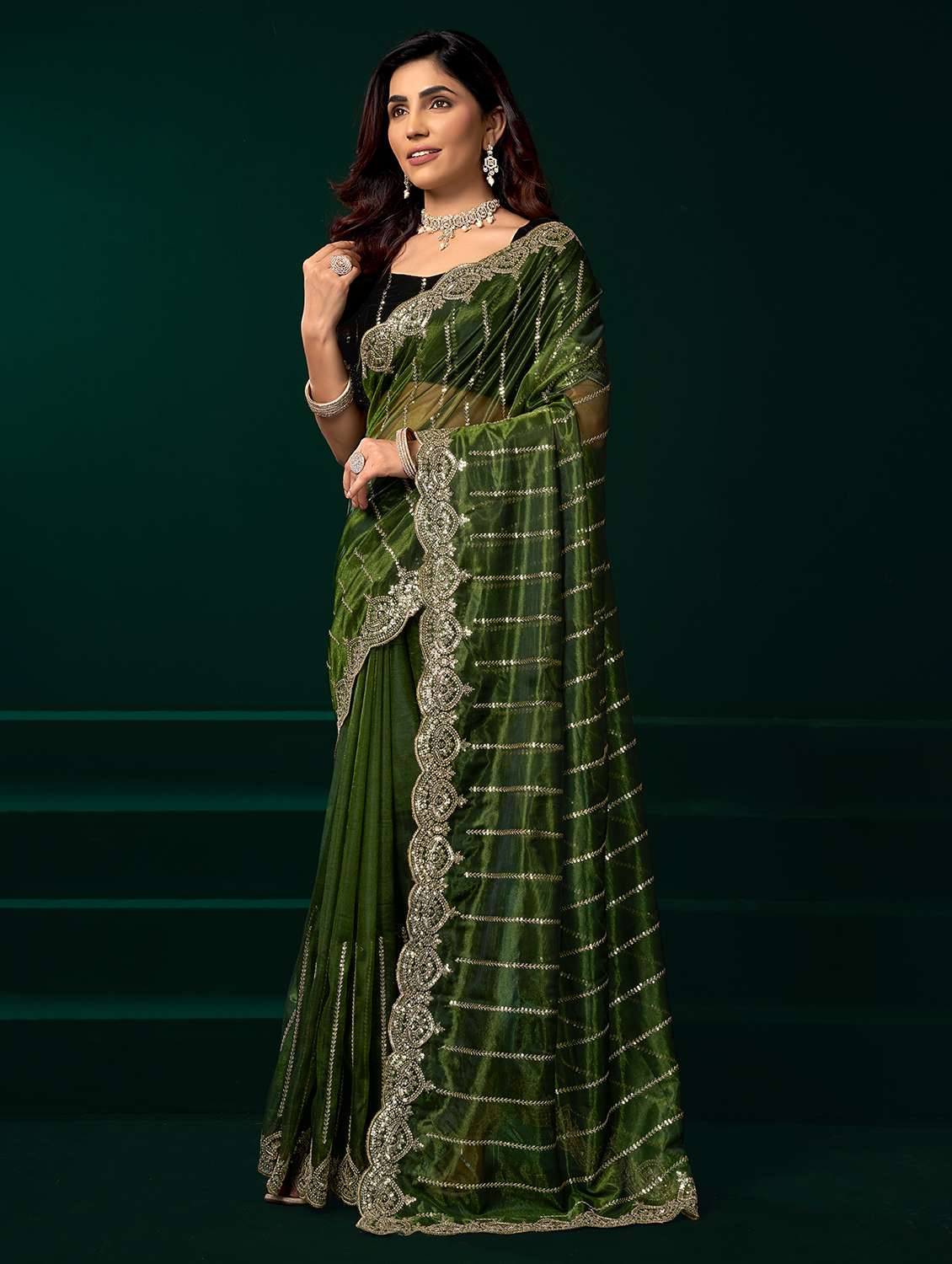 Women Solid With Work Embroidered Saree With Blouse - 22593046 -  Standard Image - 3