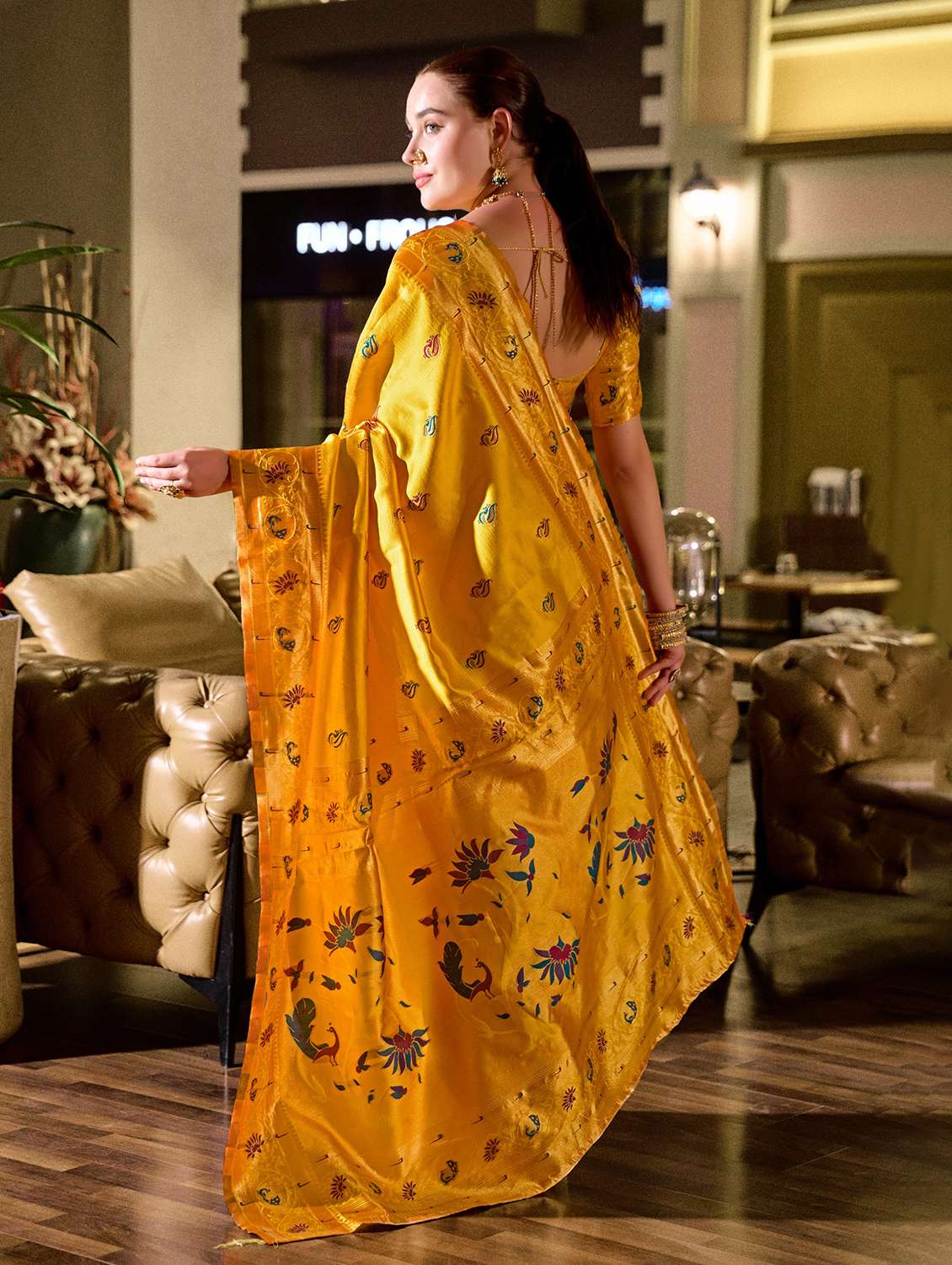 women self design paithani saree with blouse - 22593067 -  Standard Image - 3