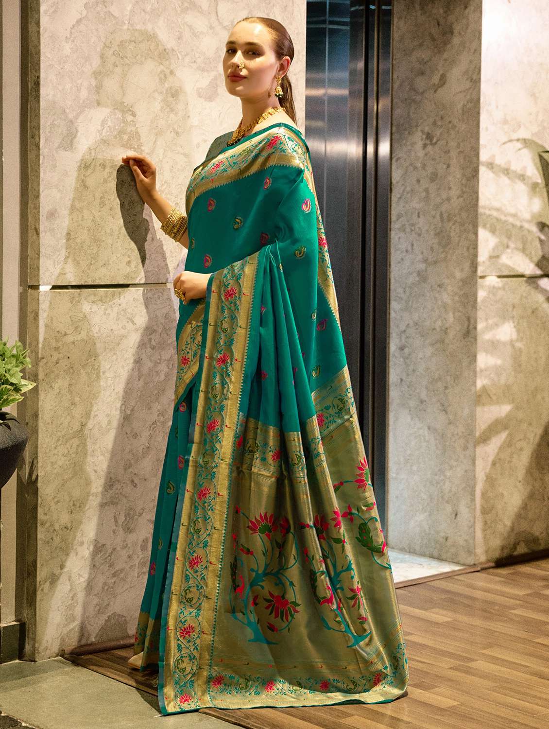 women self design paithani saree with blouse - 22593072 -  Standard Image - 3