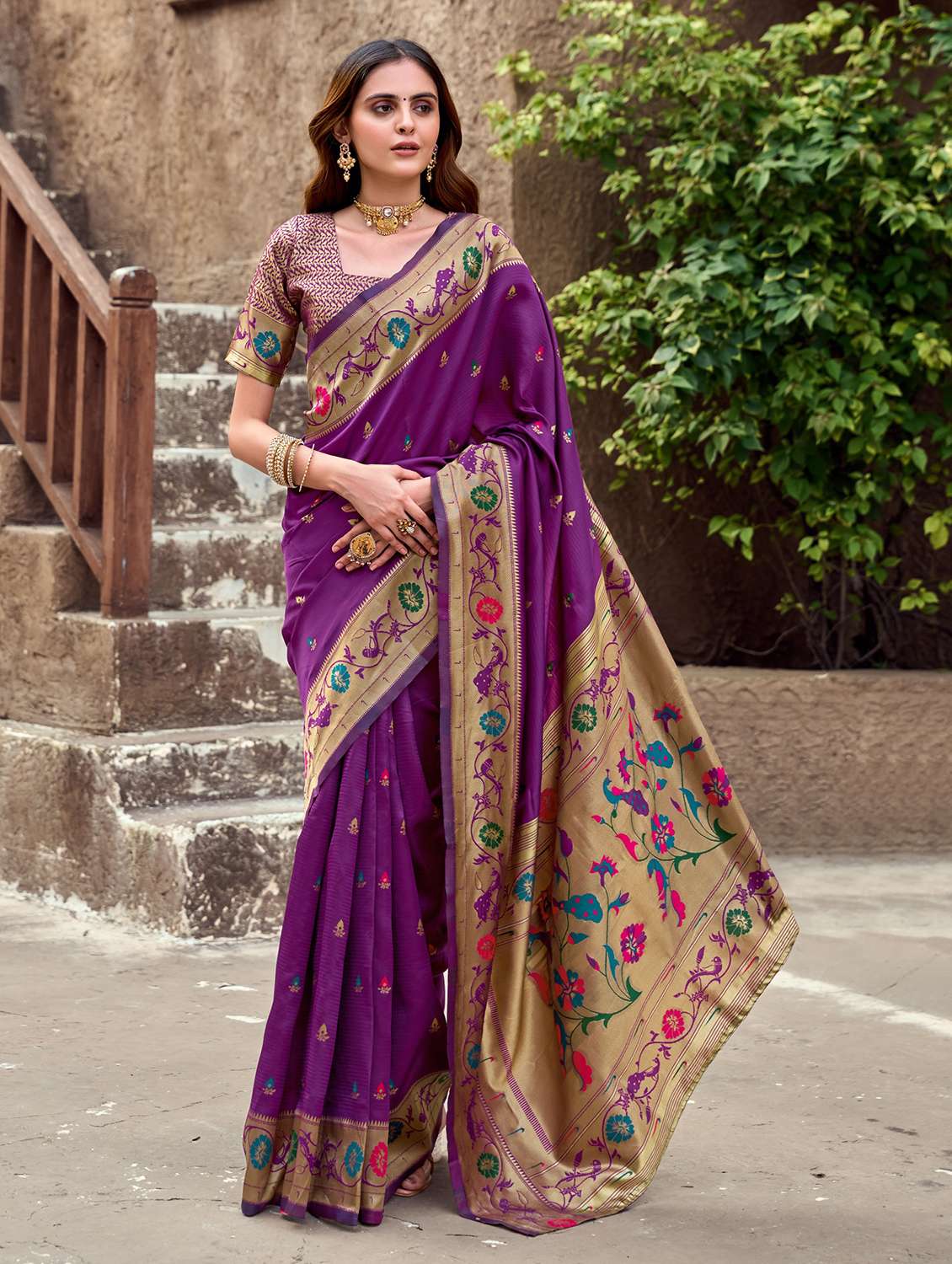 women self design paithani saree with blouse