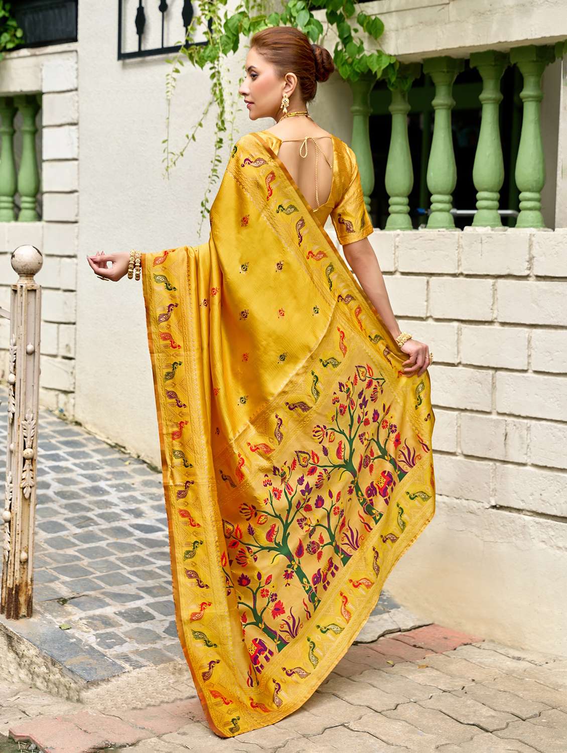 women self design paithani saree with blouse - 22593083 -  Standard Image - 3