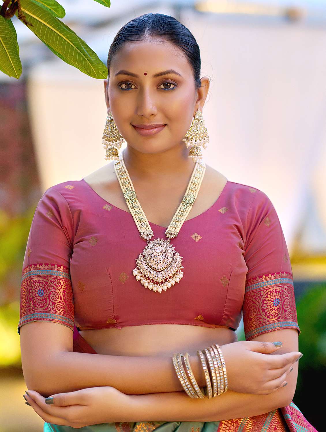 women self design banarasi saree with blouse - 22593182 -  Standard Image - 5