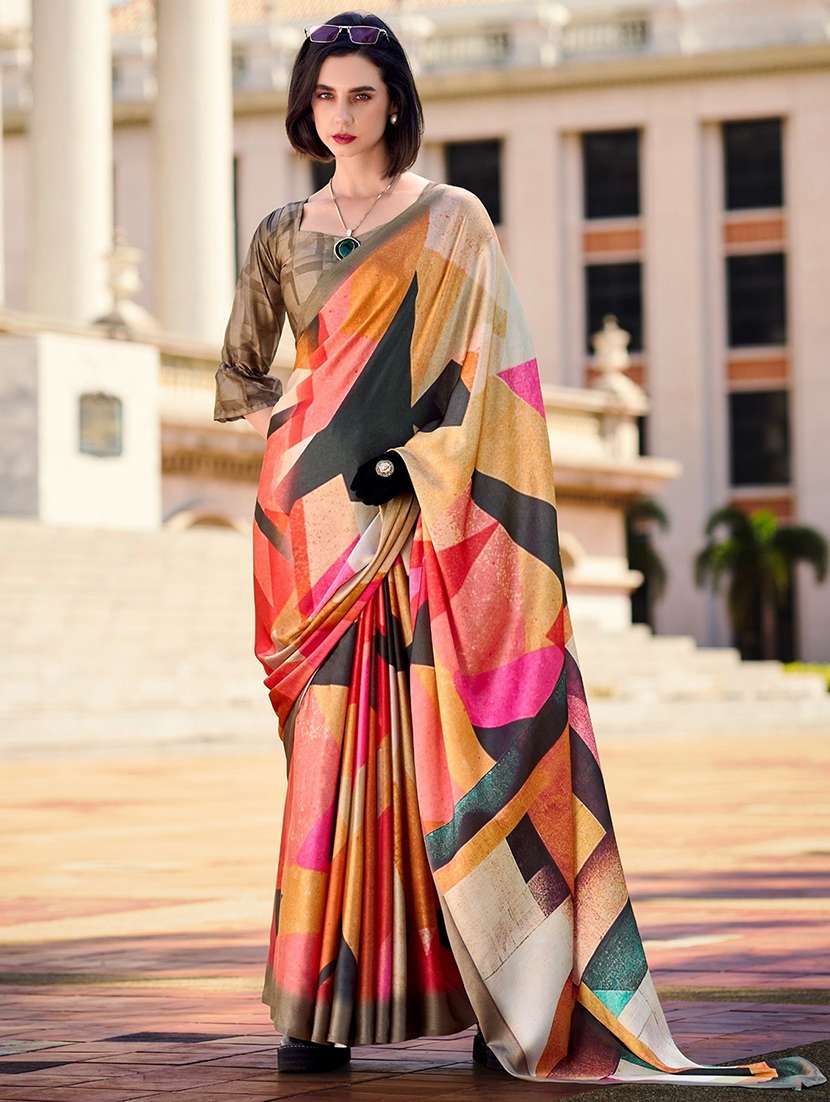 women printed casual wear saree with blouse