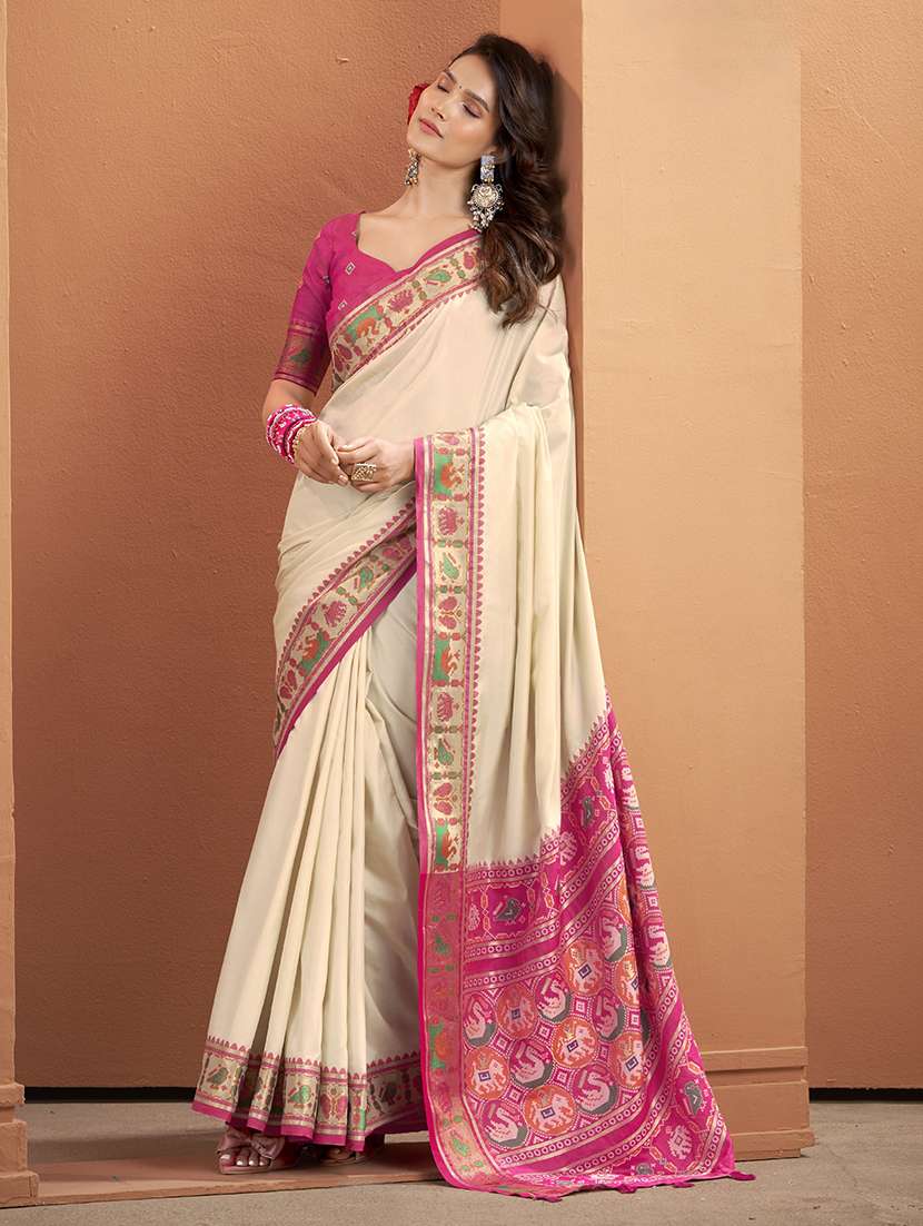 women solid with bordered patola saree with blouse
