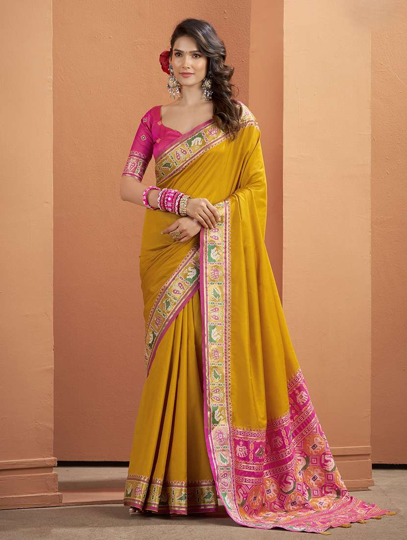 women solid with bordered patola saree with blouse