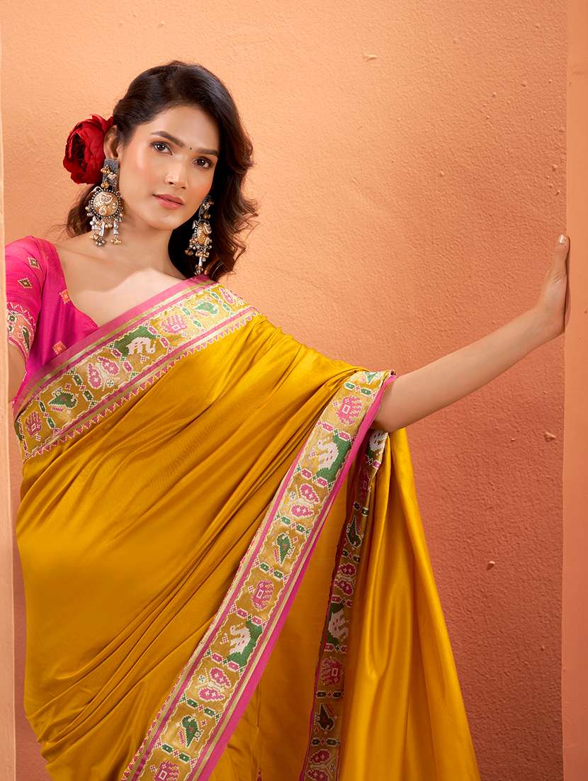 women solid with bordered patola saree with blouse - 22593511 -  Standard Image - 3