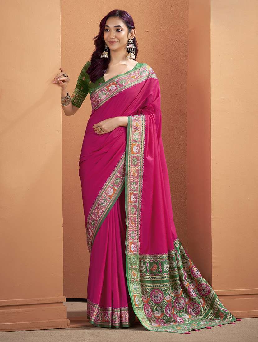 women solid with bordered patola saree with blouse